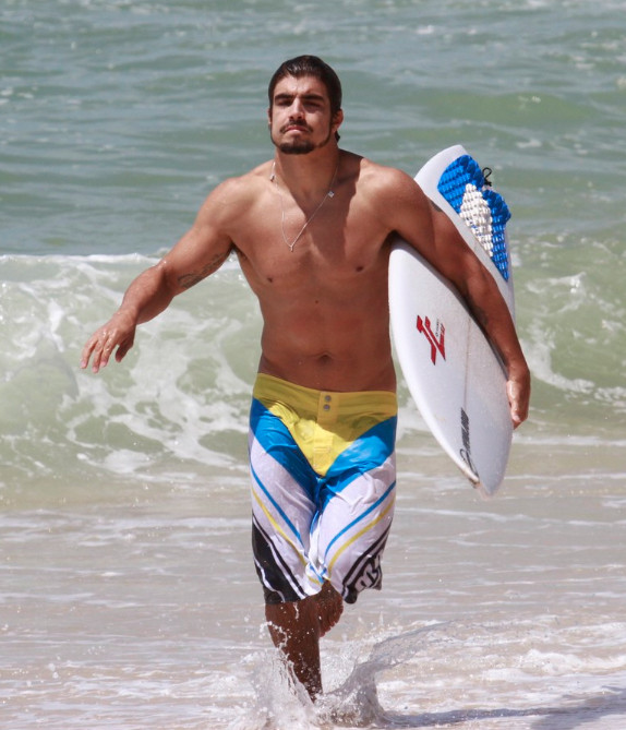 Caio Castro fotos surfa sem camisa Caio Castro fotos surfa sem camisa